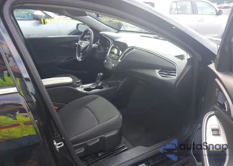 2018 Chevrolet Malibu Lt z USA, uszkodzony, nr VIN 1G1ZD5ST0JF258283